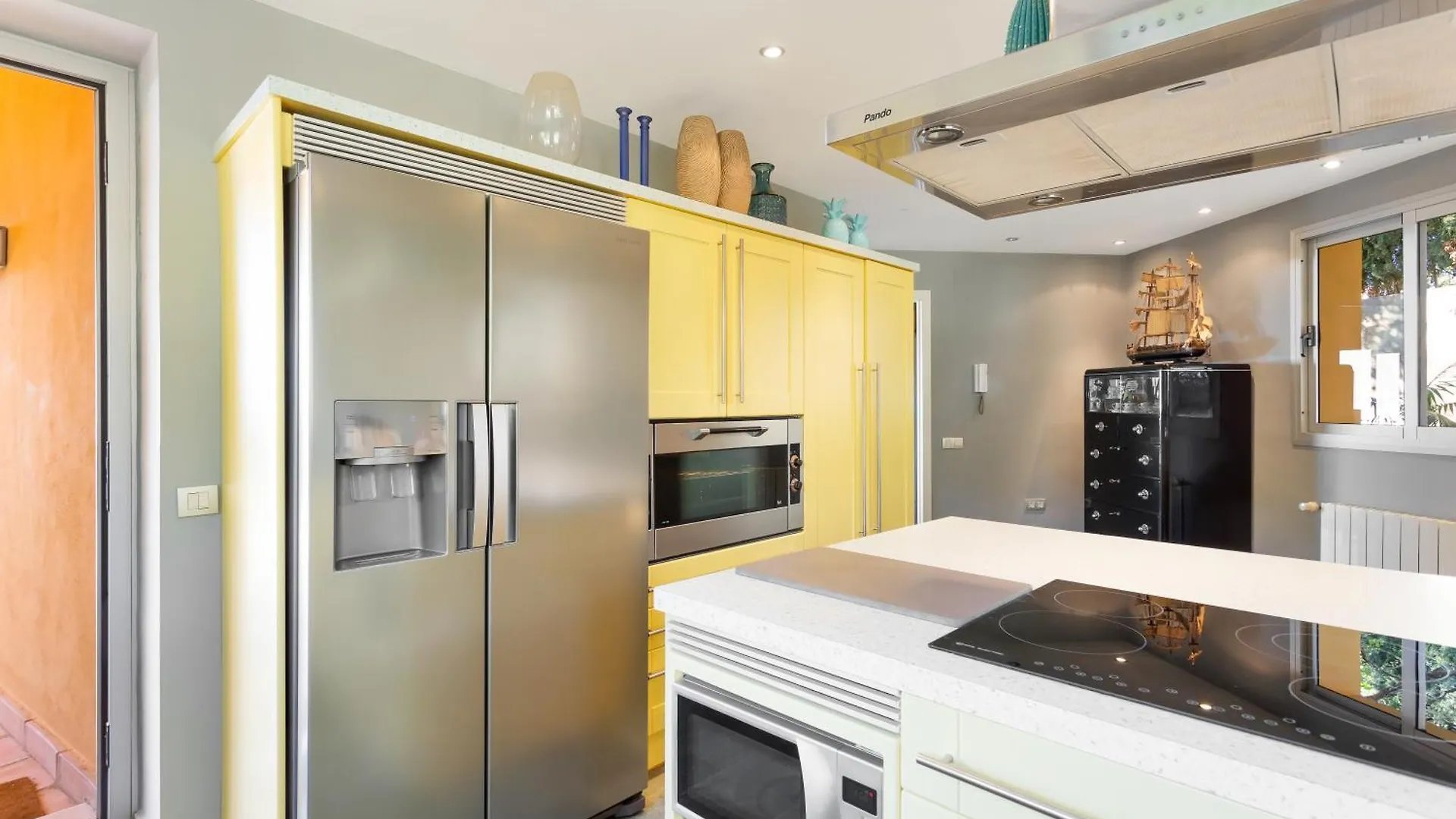 Daire Luxury Villa With Spectaculair Views By Varenso Holidays Marbella
